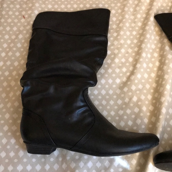 Black boots - Picture 2 of 6